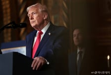 트럼프 "한화와 美 해군함 건조" 발표에 조선주 급등, 상한가 찍기도