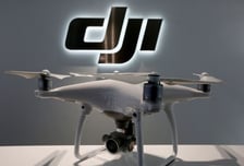 "중국 DJI 겨냥"…미국, 외국산 드론·핵심 부품 수입 금지 조치