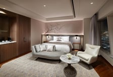 '국내 유일 미쉐린 2키'…"시그니엘 서울·부산서 연말 호캉스 보내요"