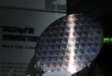 '환율 1480원대' 삼성·SK, 반도체 웃지만 투자 리스크 커졌다