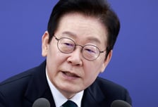 이재명 대통령 "민주주의 발전한 나라가 경제적으로도 성장"