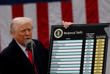 美 경제성장률 2년만에 최대…트럼프 "관세 덕" 대법원 압박