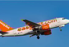 비행기 탑승했는데 사망한 노인..."숨진상태" vs "탑승후 사망" 논란