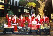 "옆집서 찾아온 산타 할아버지"…온 동네가 함께 한 크리스마스의 기적