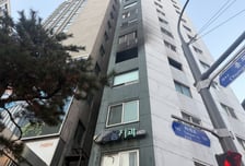 충무로역 인근 건물 5층서 화재…1명 병원 이송