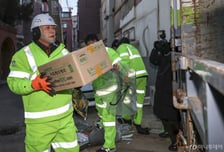 장동혁, 영하 13도에 형광 미화복 입고 가로 청소…"민생 더 꼼꼼히"