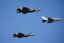 폴란드 인근에 뜬 풍선 수십개…"러·벨, 크리스마스에 영공 위협"