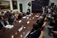 트럼프식 '국가자본주의'에 CEO들도 적응하고 있다 [PADO]