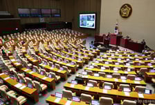 시급하다던 '반도체 특별법' 3주째 표류…정쟁에 법안 197개 쌓였다