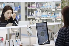 체험형 서비스 강화하는 올영...매장서 피부진단하고 모바일로 관리한다