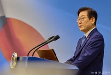 이재명 대통령 "무안참사, 대통령으로서 사죄…실질적 변화·행동 필요"