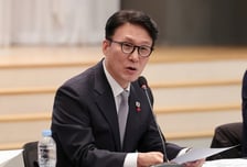 신안군 찾은 김민석 총리 "주민참여 태양광 선도 사례, 정책 지원 확대"