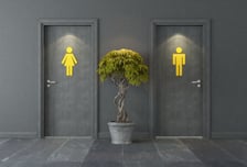 카페 화장실 무단 이용에 경찰출동까지..."커피 한 잔 사야" vs "너무 한다"