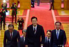 '靑 출근' 이재명 대통령, '위기관리센터'부터 점검…첫 재가 안건은