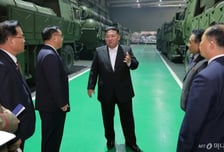 北 김정은, 방사포 공장 시찰 "초강력 무기체계"…연일 대내외 성과 과시
