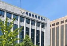 현금 강도당한 보이스피싱 '전달책'…경찰 추적 중