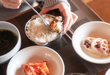 "탄수화물 줄이고 단백질 더 먹어라" 5년만에 바뀐 '영양소 섭취기준'