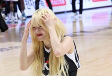 [포토] 지지원 '무릎 꿇은 승리요정'