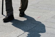 노인 조롱한 뒤 도망간 초등생들…"고급 패딩 입히면 뭐하나"