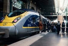 유로스타 운행 중단 후 점차 재개…"전력문제 여전, 일정연기 권고"