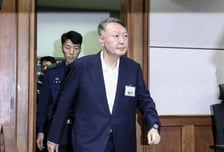 윤 전 대통령 부부 운명의 달 시작…내란·특검 관련 재판 줄줄이 선고