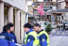 스위스 스키 리조트서 새해맞이 파티 중 폭발…최소 10명 사망