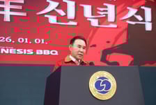 윤홍근 BBQ 회장 "AI로 검색부터 조리까지…'제로 마찰' 구현"