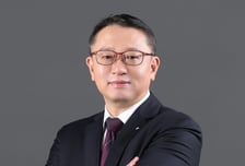 정진완 우리은행장 "격차 좁힐 마지막 기회…고객기반 확대 최우선"