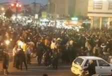 "못 살겠다" 해 넘긴 이란 시위, 유혈사태로…'대화→강경진압'?