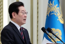 이재명 대통령, 청와대 직원들에 음료 쐈다…"새해 맞아 직원 격려"