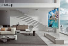 '연필 두께'로 보여준 기술 격차…LG, 13년 OLED TV 1위 굳힌다