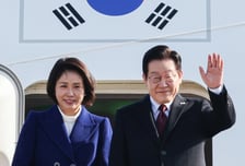 이재명 대통령, 붉은색 넥타이 매고 중국행…5일 시진핑 주석 만난다