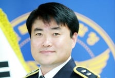 사고 수습 중 졸음운전車에 참변...故이승철 경감에 훈장 先추서