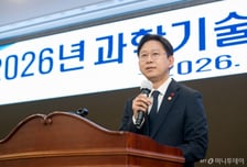 업스테이지 표절논란 속 환영사… "건전한 토론으로 AI 미래 봤다"