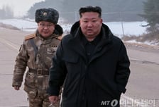 北김정은 "핵무력 고도화 필요성, 국제적 사변이 설명"…마두로 체포 의식