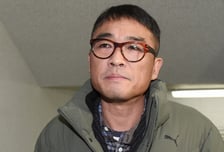 '성폭행 누명' 김건모, 눈물의 컴백 뒤 근황...윤일상 손잡고 신곡 발표?