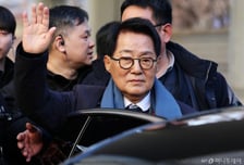 박지원, 김병기 거취 "감찰 결과 본 뒤 민주당이 결정해야"