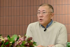 정의선 "AI, 충분히 승산 있는 게임…내부 생명력으로 받아들여야"