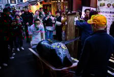 243㎏ 참치 한 마리 47억원 '역대 최고가'..."주가 오를 징조" 왜?