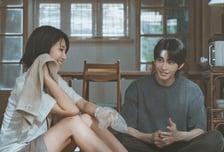 '아이돌아이' 김재영, 최수영 향한 달달 눈빛 포착...팬심 숨길 수 있을까?