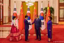 이재명 대통령, 두 달 만에 시진핑 주석과 대좌…"관계 전면 복원의 원년"