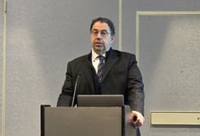 "민주주의가 경제성장 키운다… 한국이 입증"