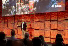 "목소리로 건설장비 조작"…두산밥캣, 건설현장 새 표준 제시