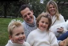 'F1 전설' 슈마허, 스키 사고 후 근황은…딸이 올린 뭉클한 사진