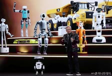 "로봇계 챗GPT 도약"…피지컬AI 판 키운 젠슨황, K벤처도 기대↑