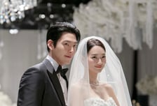 '10년 공개연애 결실' 김우빈·신민아 부부, 신혼여행지는 '스페인'