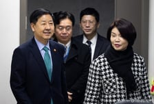 與한정애 "세계 2강 위한 반도체 경쟁력 계획 마련…주식 장기투자 촉진"