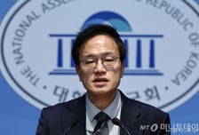 與박주민 "김병기 거취? 당에 가장 부담 안가는 결정 스스로 판단할 것"