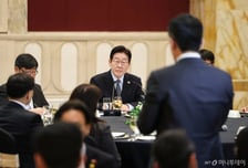 [속보]이재명 대통령 "중국, 무한한 가능성 가진 땅…거길 왜 배척하나"