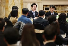 [속보]이재명 대통령 "혐중·혐한에 한국 훨씬 더 큰 피해…홍콩 제외 대중 무역수지 적자"